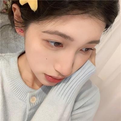 左撇子女人